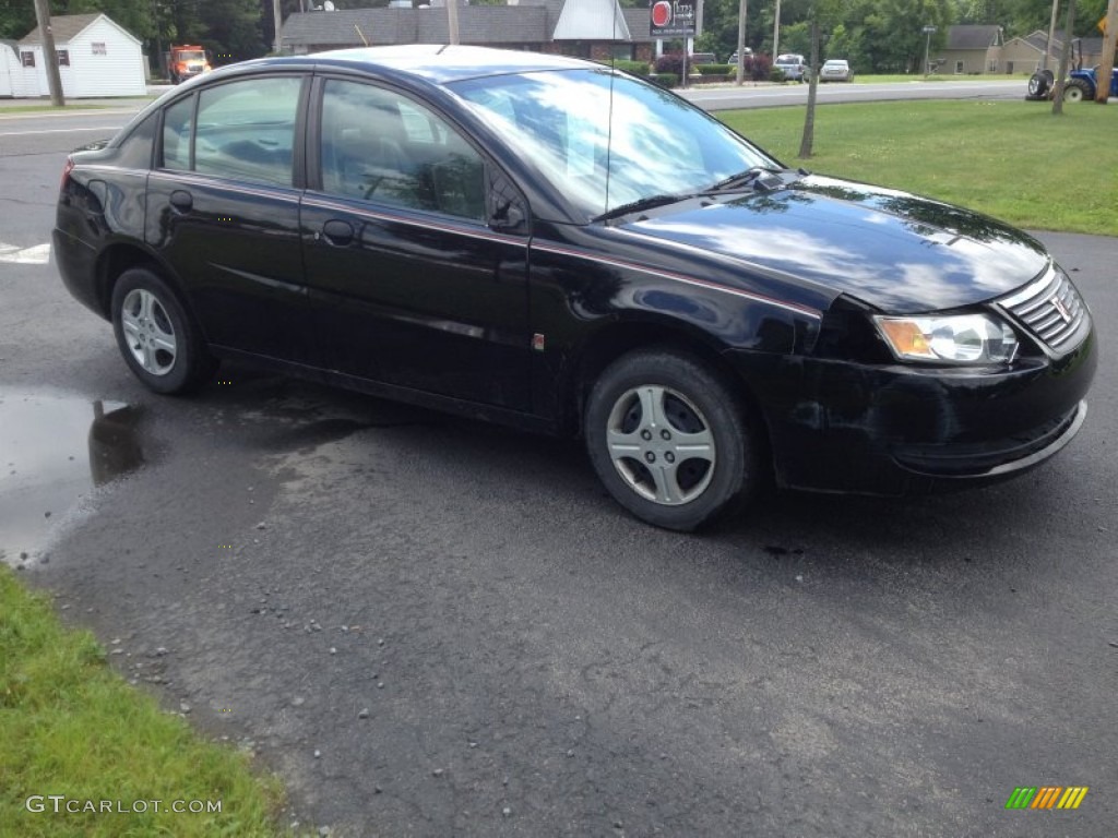 2005 ION 1 Sedan - Black Onyx / Gray photo #3