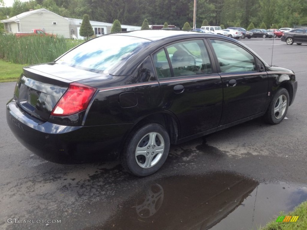 2005 ION 1 Sedan - Black Onyx / Gray photo #4