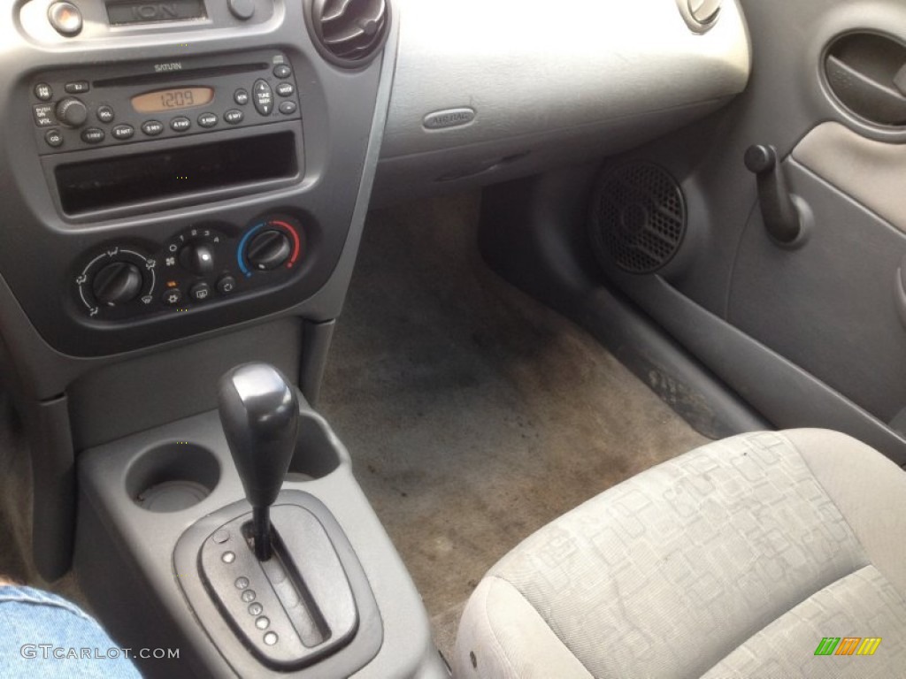 2005 ION 1 Sedan - Black Onyx / Gray photo #10
