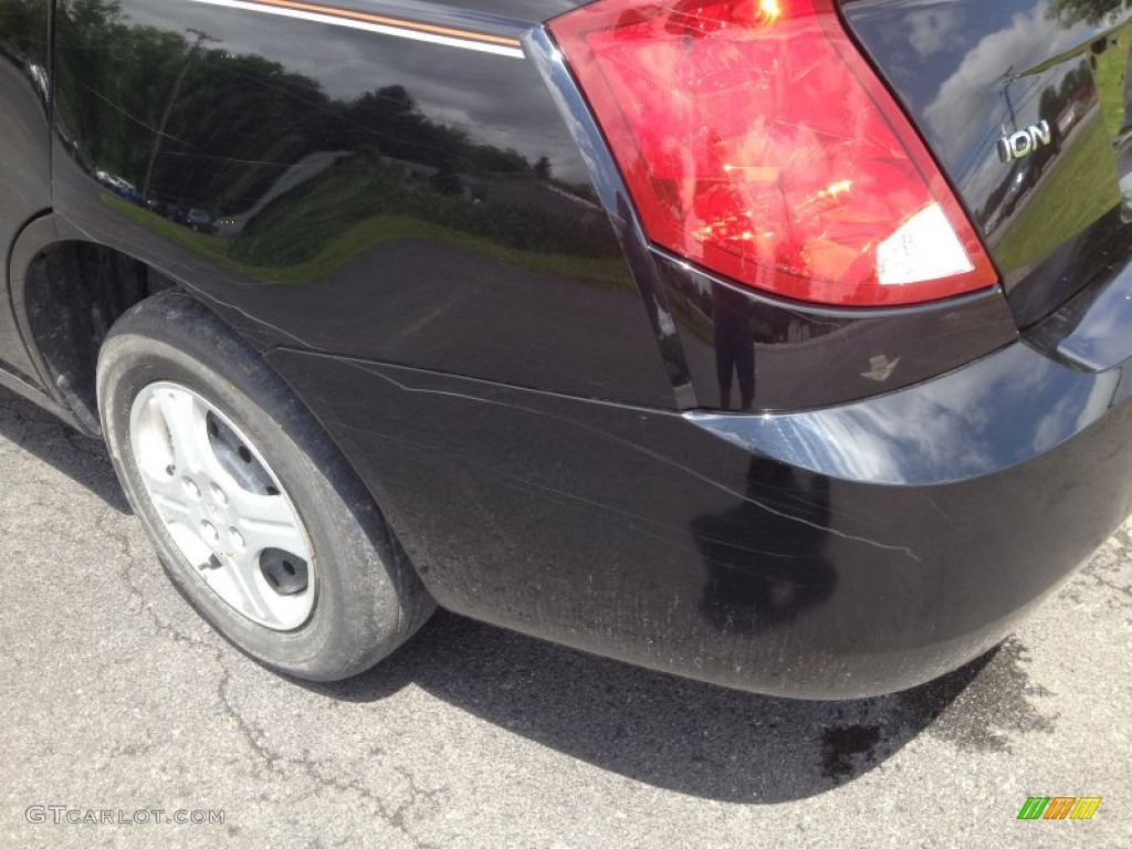 2005 ION 1 Sedan - Black Onyx / Gray photo #21