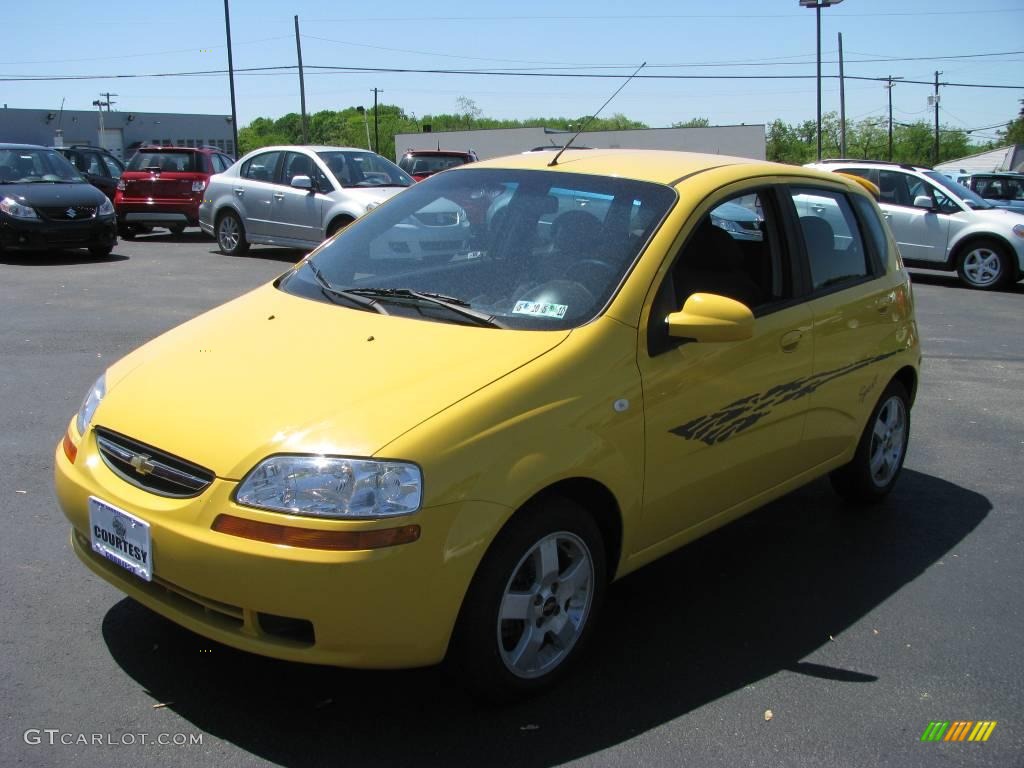 2006 Aveo LT Hatchback - Summer Yellow / Charcoal photo #4