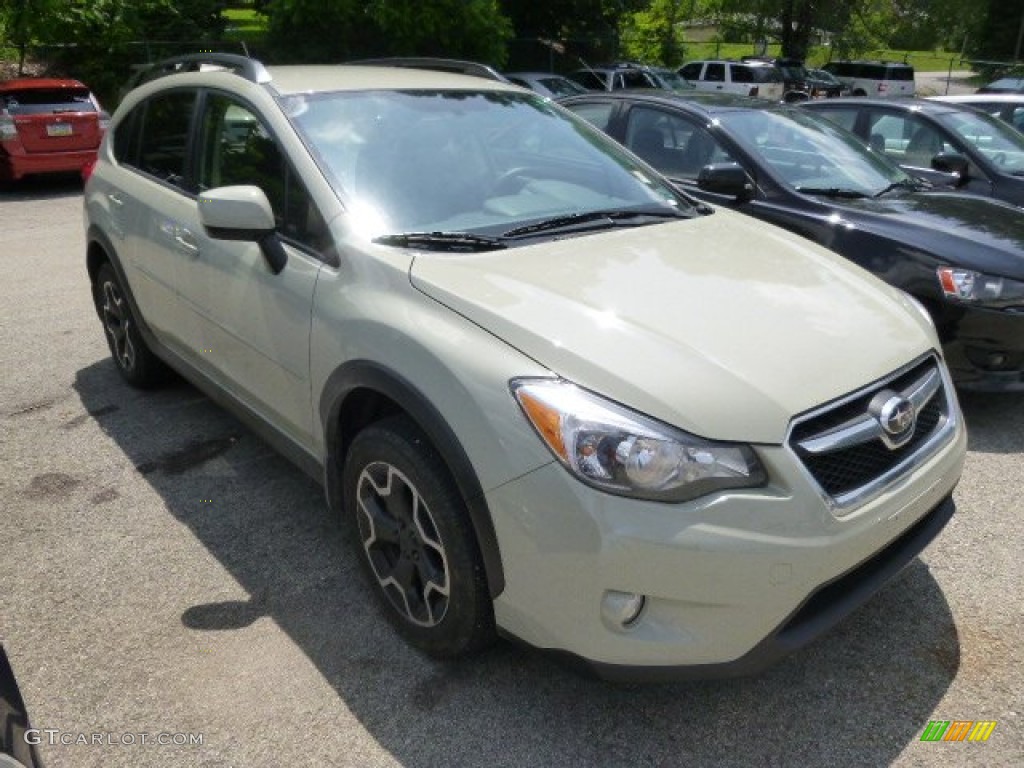 2014 XV Crosstrek 2.0i Limited - Desert Khaki / Black photo #1