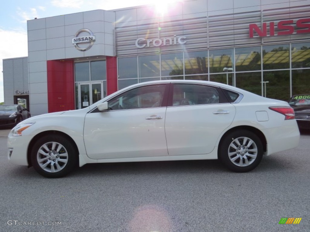 2014 Altima 2.5 S - Pearl White / Charcoal photo #2