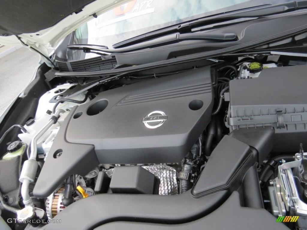 2014 Altima 2.5 S - Pearl White / Charcoal photo #12
