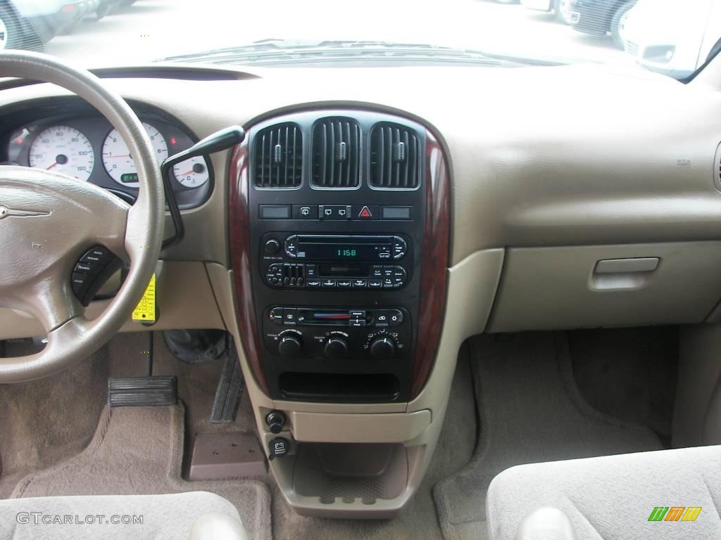 2001 Town & Country LX - Stone White / Sandstone photo #17