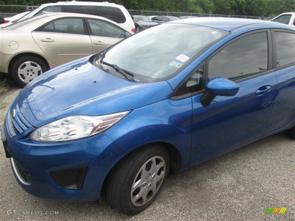 2011 Fiesta S Sedan - Blue Flame Metallic / Light Stone/Charcoal Black Cloth photo #3