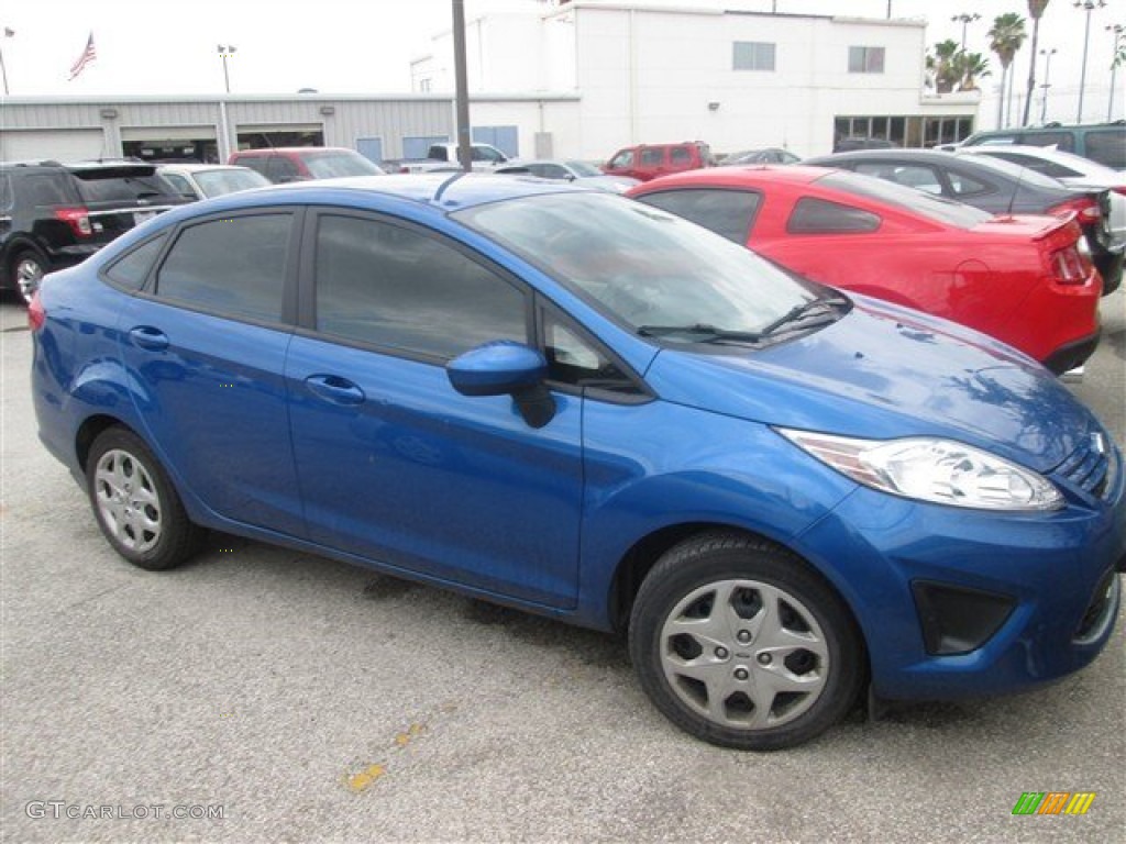 2011 Fiesta S Sedan - Blue Flame Metallic / Light Stone/Charcoal Black Cloth photo #5