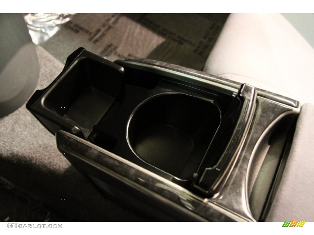 2005 Prius Hybrid - Super White / Gray/Burgundy photo #23