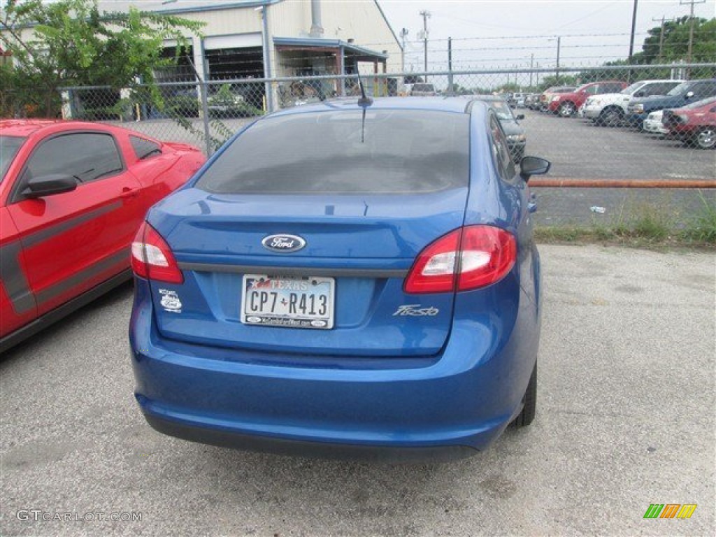 2011 Fiesta S Sedan - Blue Flame Metallic / Light Stone/Charcoal Black Cloth photo #8