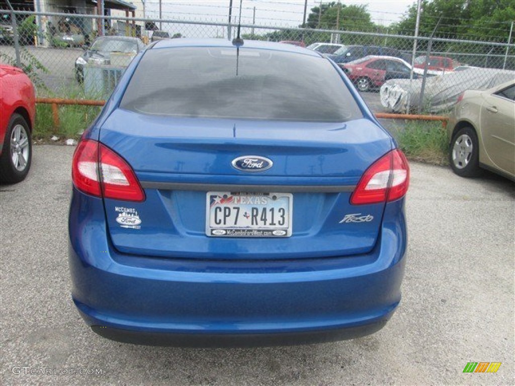 2011 Fiesta S Sedan - Blue Flame Metallic / Light Stone/Charcoal Black Cloth photo #9