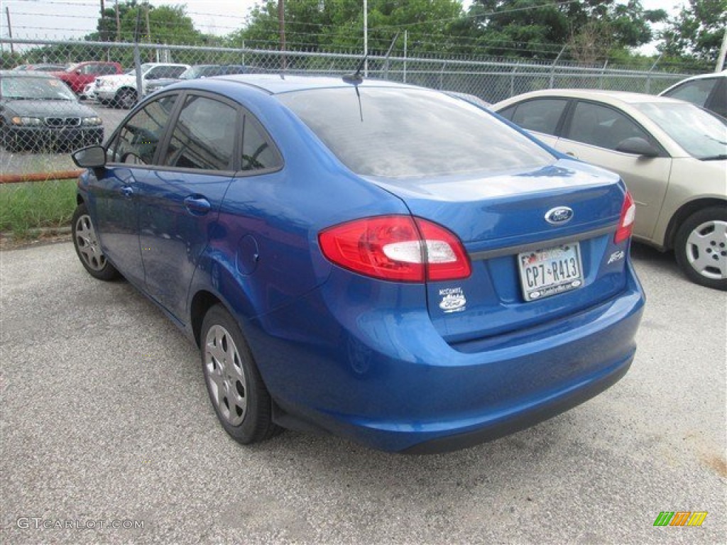 2011 Fiesta S Sedan - Blue Flame Metallic / Light Stone/Charcoal Black Cloth photo #10