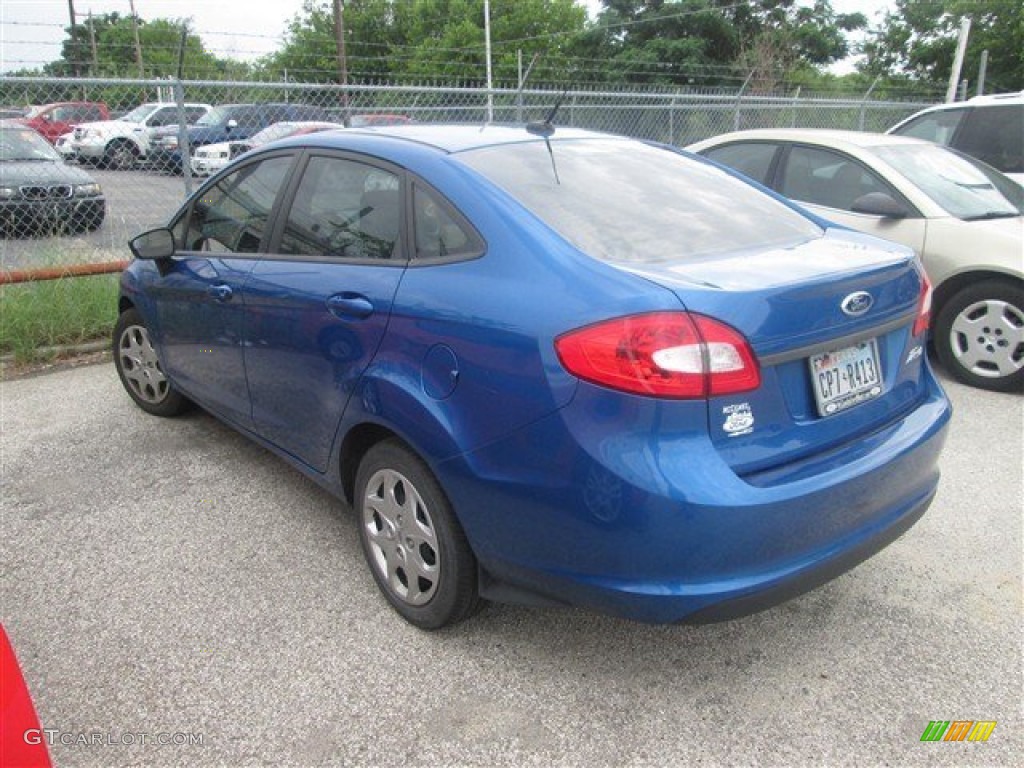 2011 Fiesta S Sedan - Blue Flame Metallic / Light Stone/Charcoal Black Cloth photo #11