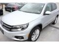 Reflex Silver Metallic - Tiguan SE Photo No. 3