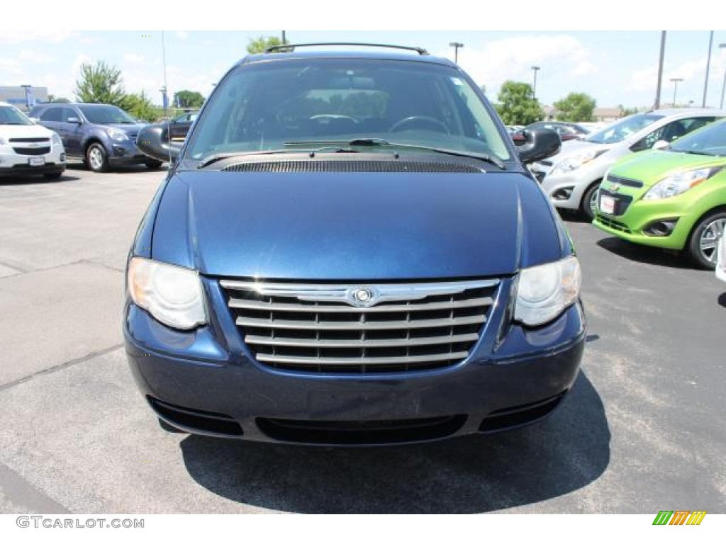 2006 Town & Country Touring - Midnight Blue Pearl / Medium Slate Gray photo #8