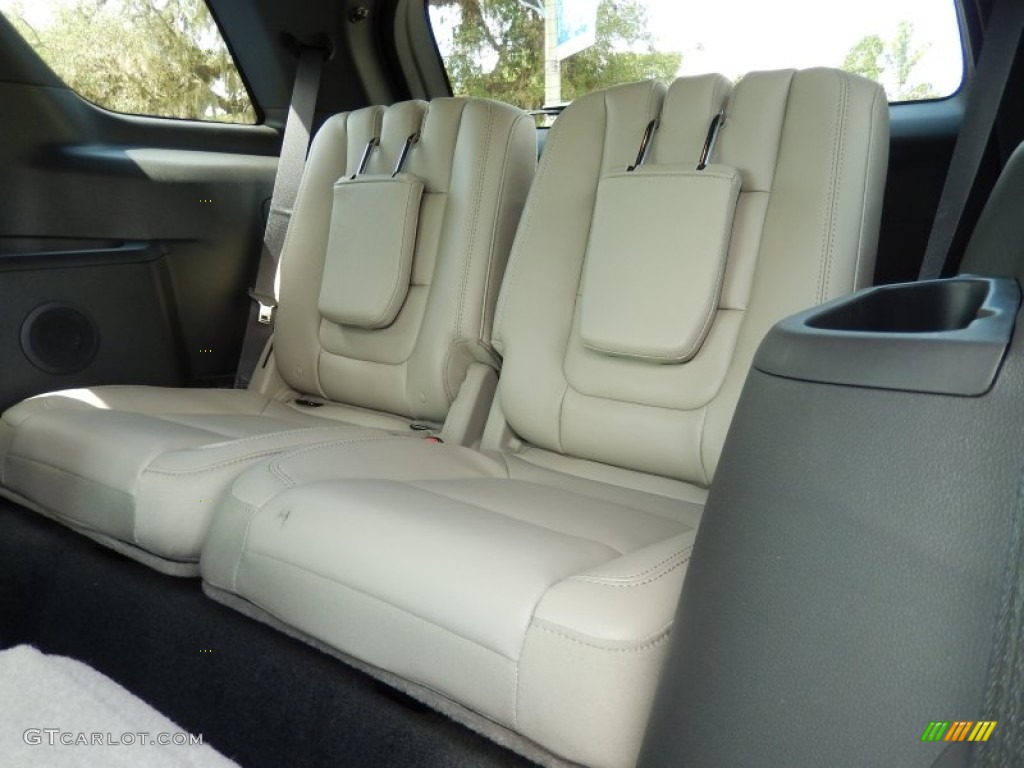 2015 Ford Explorer XLT Rear Seat Photo #94842755