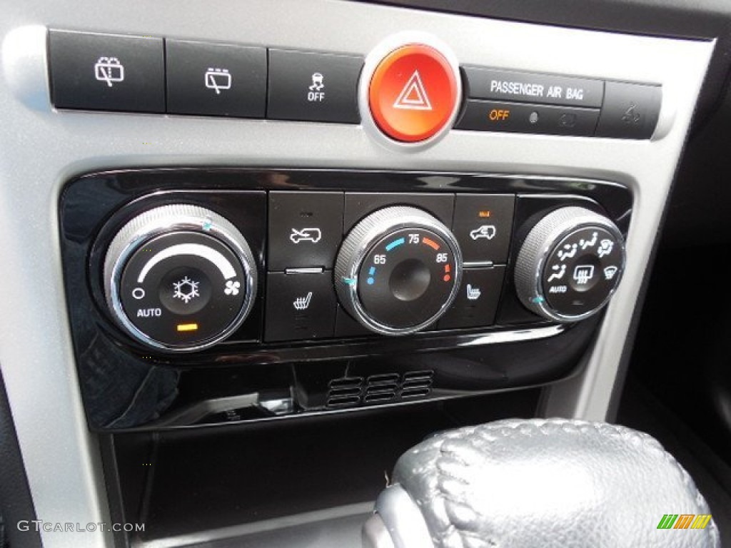 2014 Chevrolet Captiva Sport LTZ Controls Photos