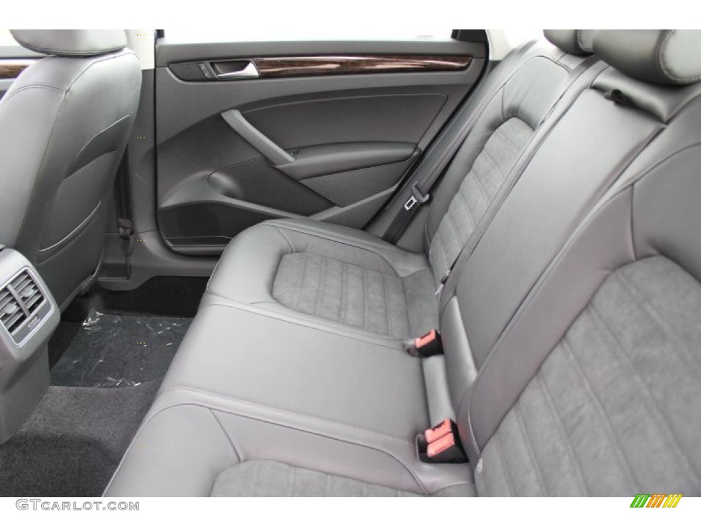 2014 Volkswagen Passat V6 SEL Premium Interior Color Photos