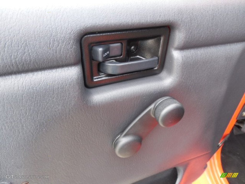 2005 Wrangler X 4x4 - Impact Orange / Dark Slate Gray photo #17