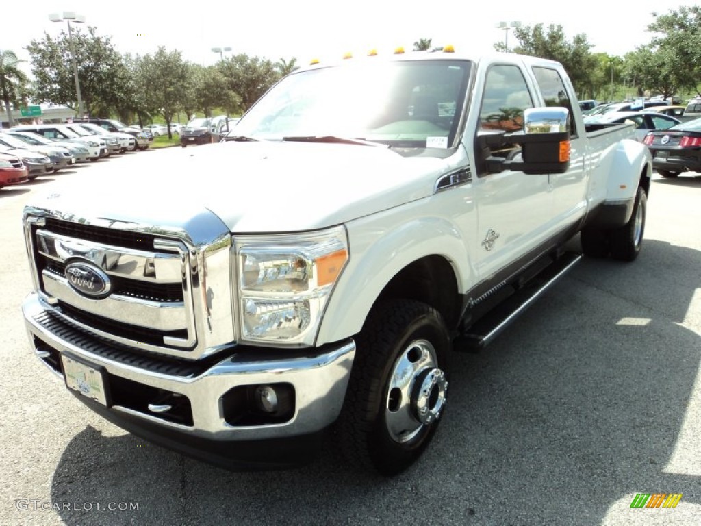 2014 F350 Super Duty XLT Crew Cab 4x4 Dually - Oxford White / Black photo #13