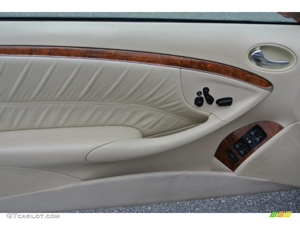 2008 Mercedes-Benz CLK 350 Cabriolet Cappuccino/Black Door Panel Photo #94860731