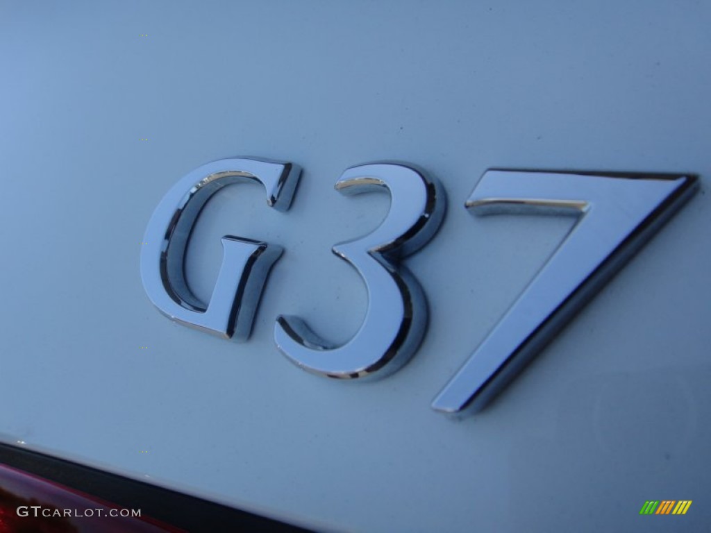 2011 G 37 Journey Sedan - Moonlight White / Graphite photo #23