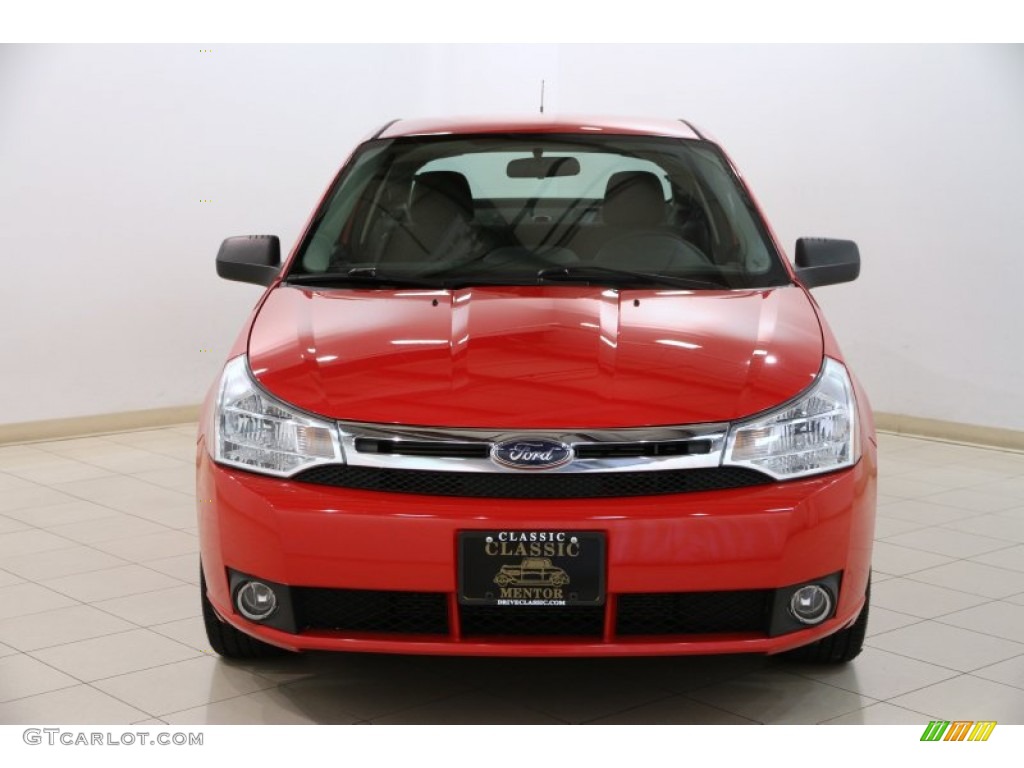 2008 Focus SE Coupe - Vermillion Red / Charcoal Black photo #2