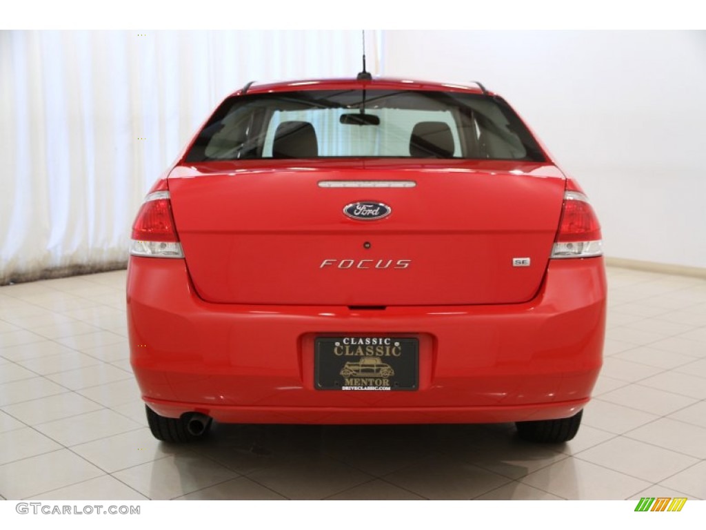 2008 Focus SE Coupe - Vermillion Red / Charcoal Black photo #13