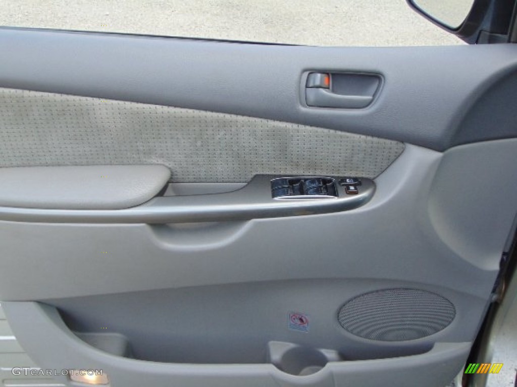 2006 Toyota Sienna LE AWD Door Panel Photos