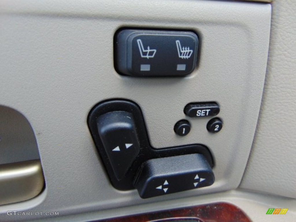 2006 Lincoln Town Car Signature Limited Controls Photo #94877492