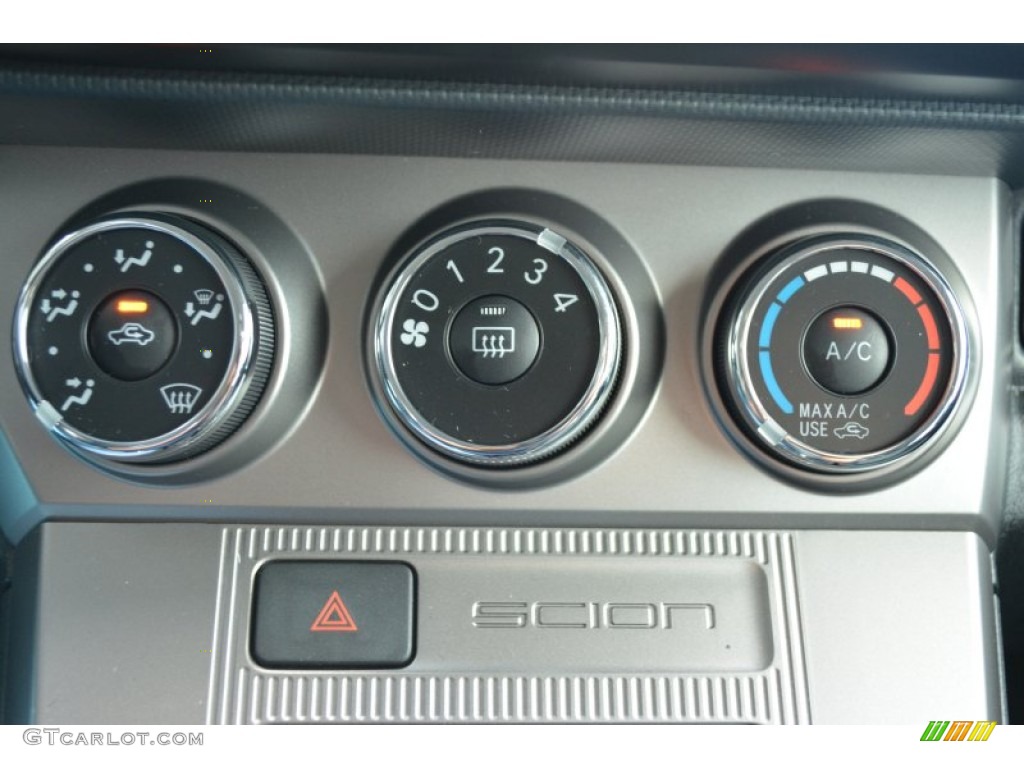 2014 Scion xB Standard xB Model Controls Photo #94883144