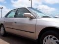 1998 Regent Silver Pearl Honda Accord LX Sedan  photo #16