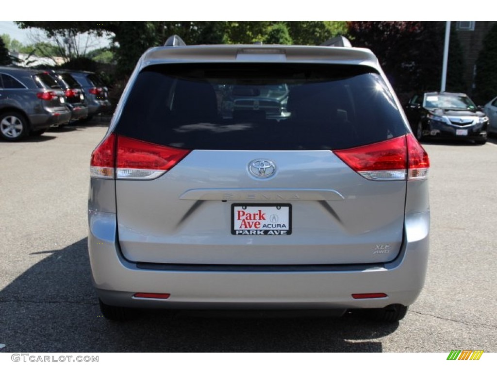 2012 Sienna XLE AWD - Silver Sky Metallic / Light Gray photo #4