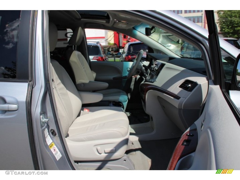 2012 Sienna XLE AWD - Silver Sky Metallic / Light Gray photo #28