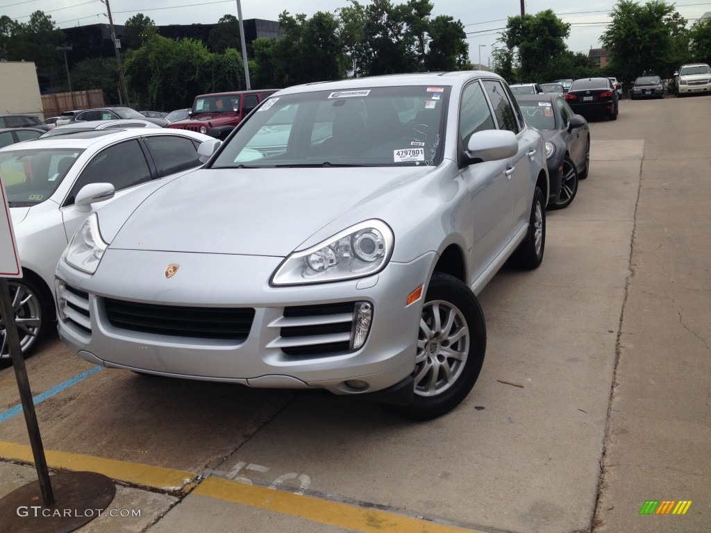 2010 Cayenne Tiptronic - Crystal Silver Metallic / Black photo #1