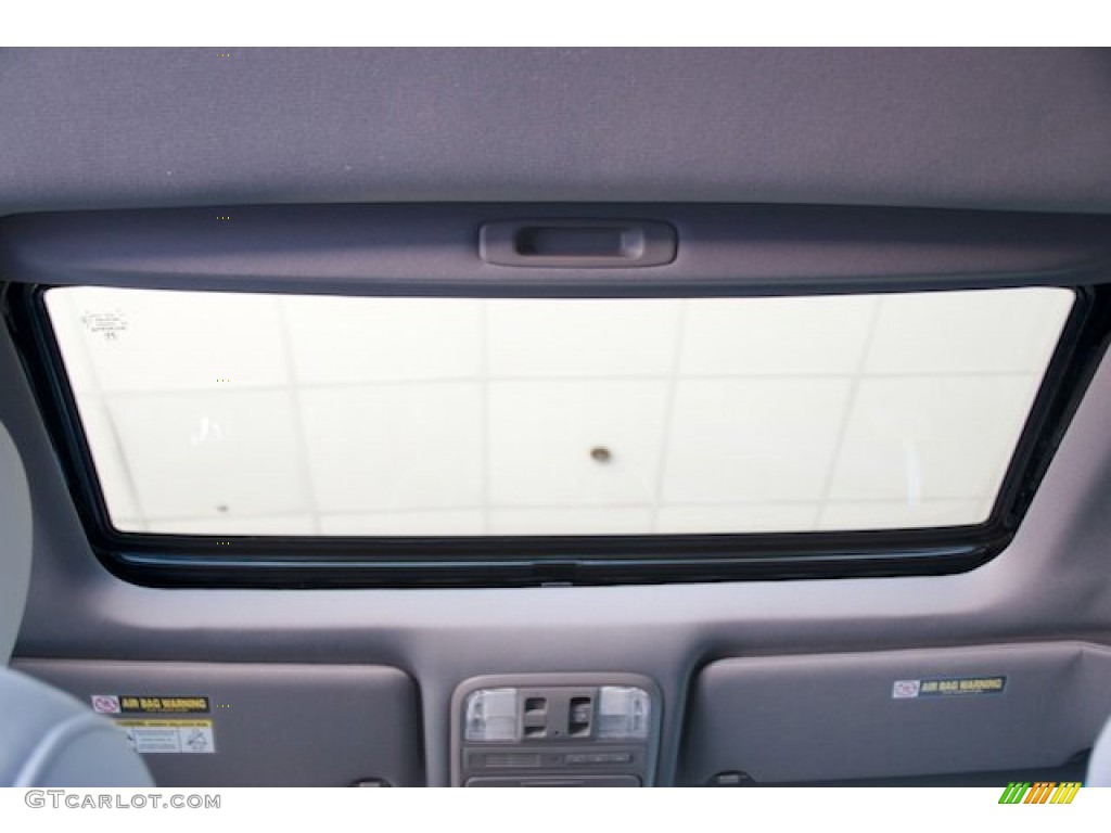 2015 Pilot EX-L - Taffeta White / Gray photo #15