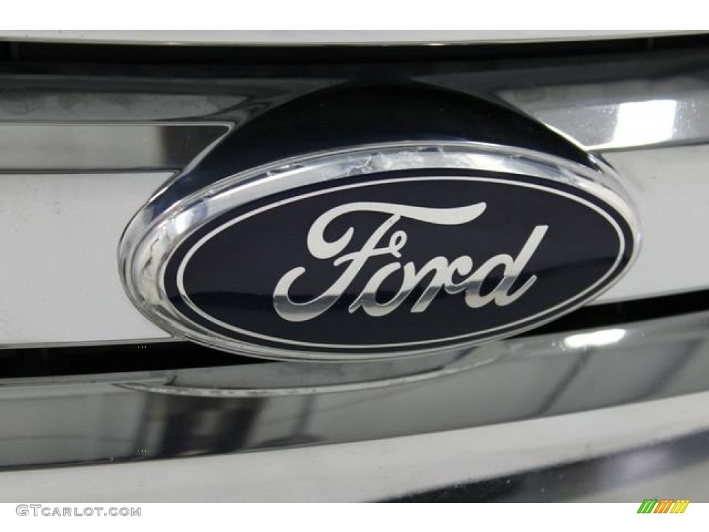 2010 Fusion SE V6 - White Platinum Tri-coat Metallic / Charcoal Black photo #5