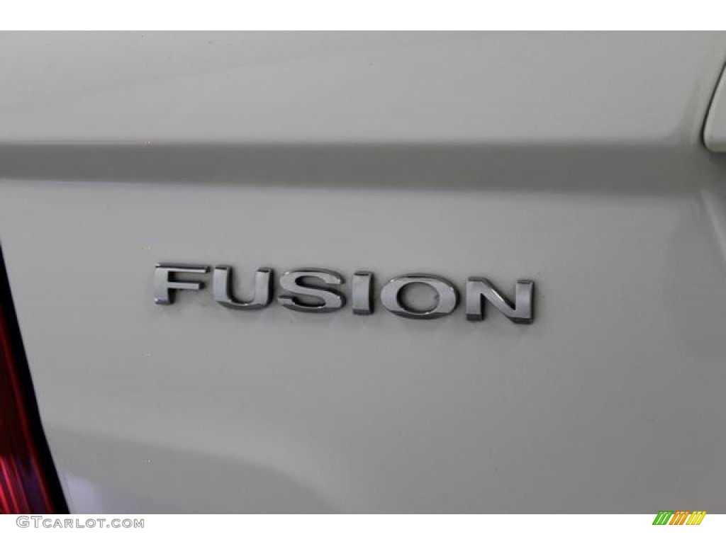 2010 Fusion SE V6 - White Platinum Tri-coat Metallic / Charcoal Black photo #10