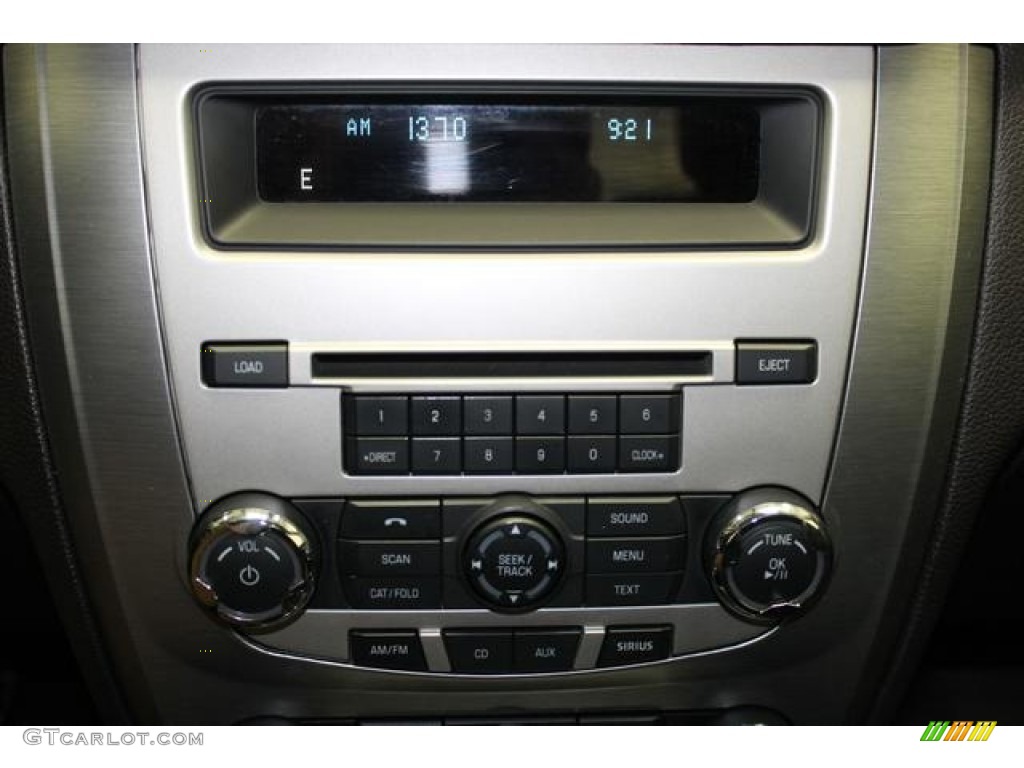 2010 Fusion SE V6 - White Platinum Tri-coat Metallic / Charcoal Black photo #41