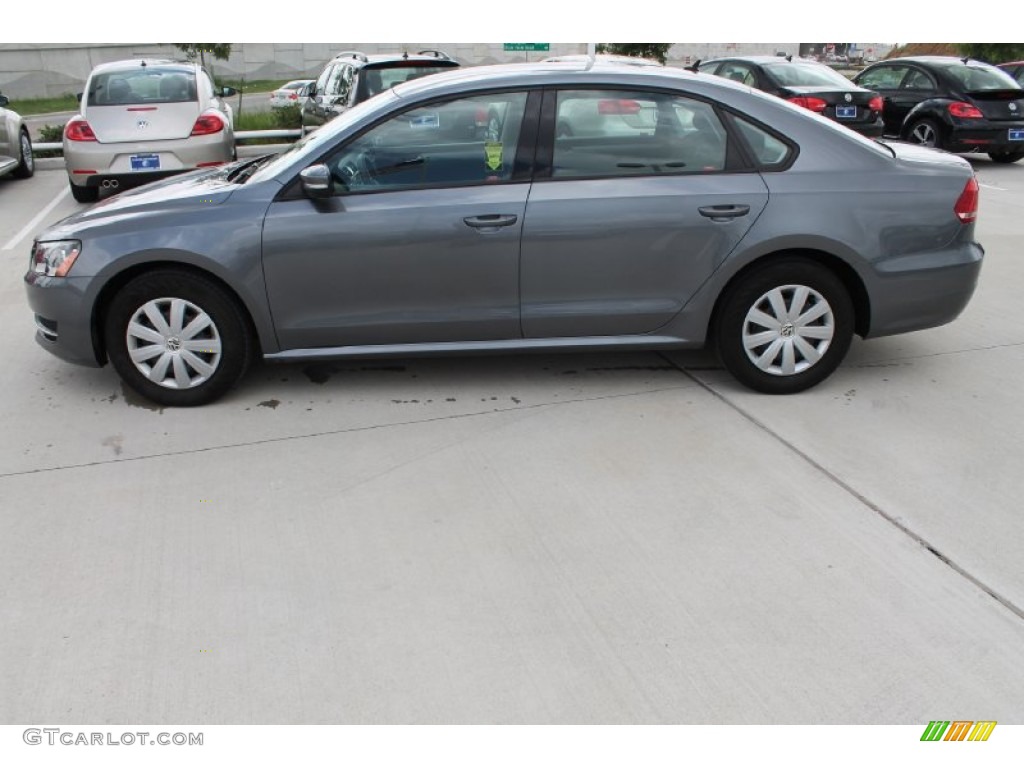 Platinum Gray Metallic 2013 Volkswagen Passat 2.5L S Exterior Photo #94899381