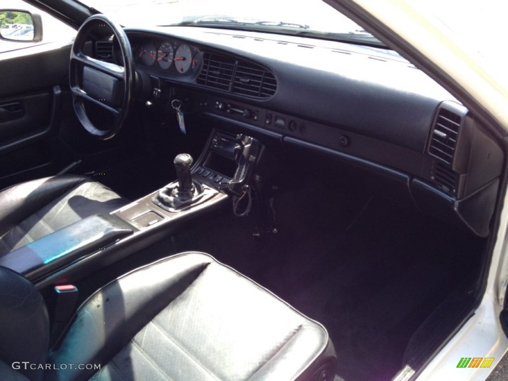 1986 944 Turbo - White / Black photo #12