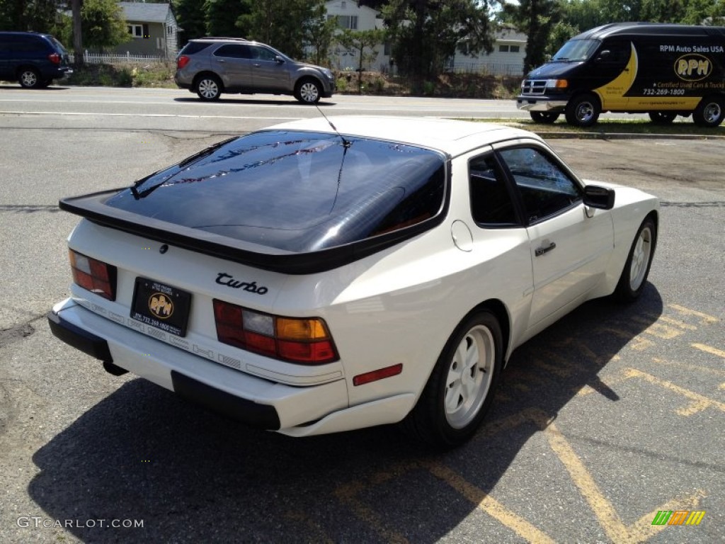 1986 944 Turbo - White / Black photo #16
