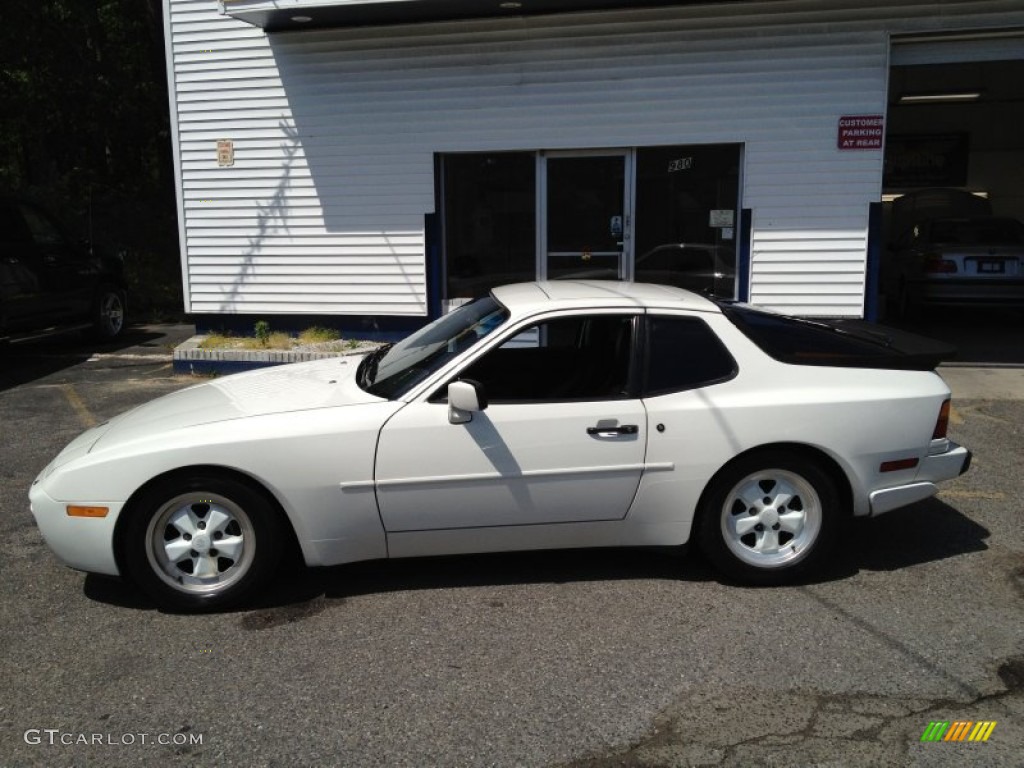1986 944 Turbo - White / Black photo #20