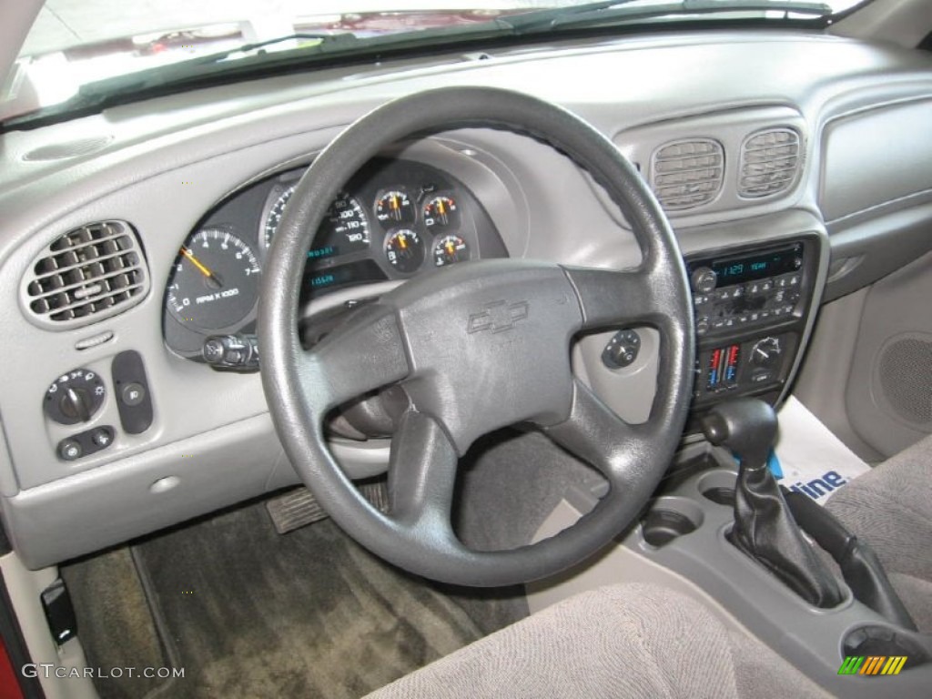 2004 TrailBlazer LT - Majestic Red Metallic / Medium Pewter photo #6