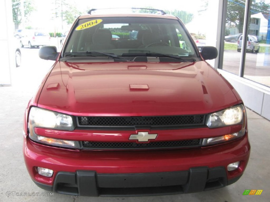 2004 TrailBlazer LT - Majestic Red Metallic / Medium Pewter photo #24