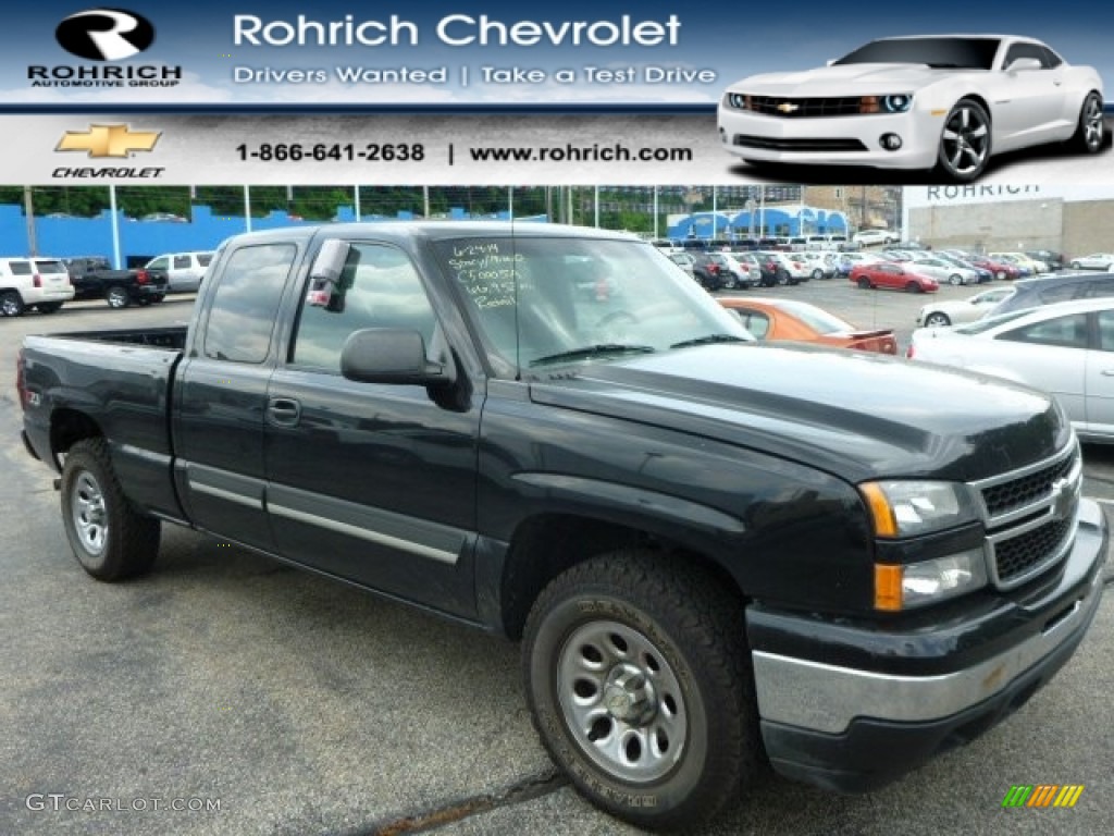 2006 Silverado 1500 LS Extended Cab 4x4 - Black / Dark Charcoal photo #1