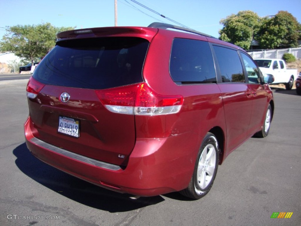 2011 Sienna LE - Salsa Red Pearl / Light Gray photo #7