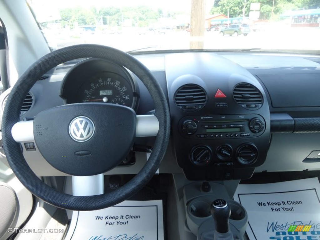 2005 Volkswagen New Beetle GLS Convertible Grey Dashboard Photo #94922845