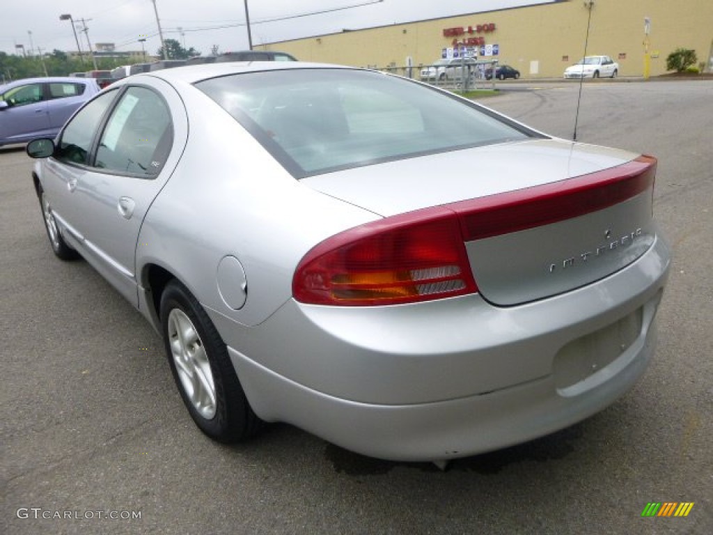 2001 Intrepid SE - Bright Silver Metallic / Dark Slate Gray photo #2