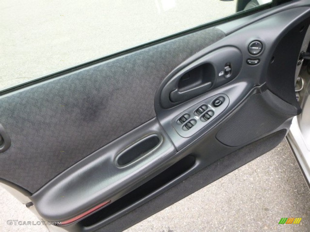 2001 Dodge Intrepid SE Door Panel Photos