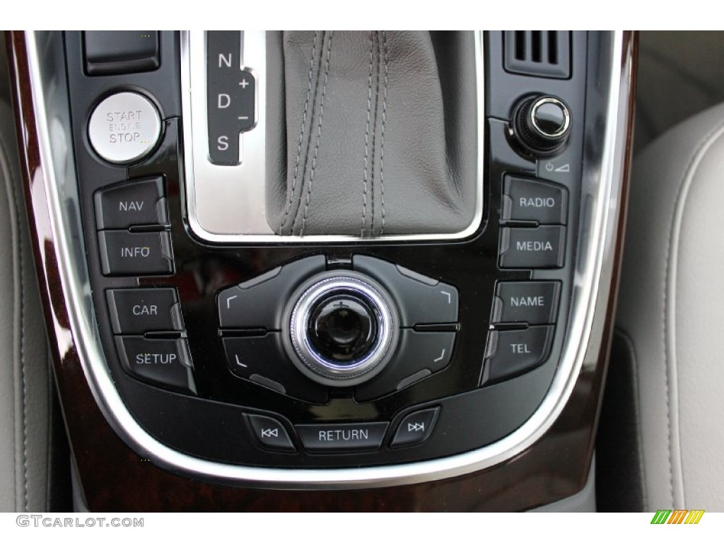 2012 Audi Q5 3.2 FSI quattro Controls Photo #94929804